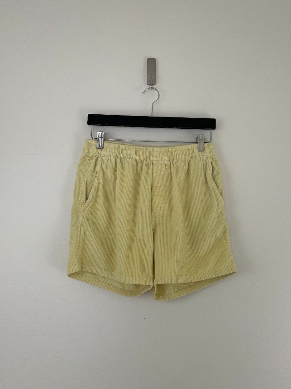 Madewell Corduroy Everywear Shorts in Pale Daffodil Men's Size Small